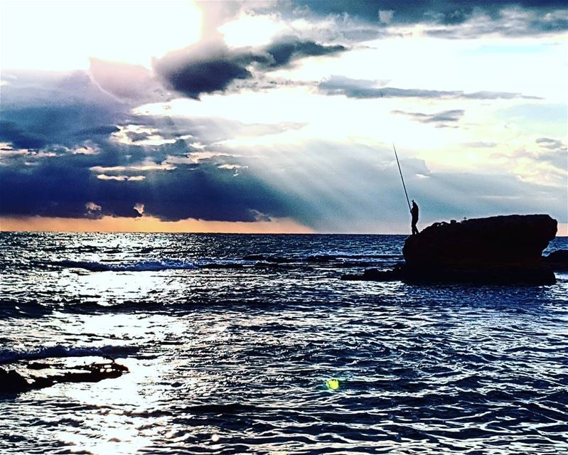 I envy this fisherman 🐟🎏 instagood  insta  sea blue  fisherman ... (Batroûn)