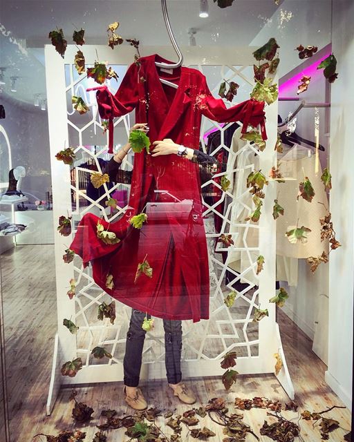 I keep on falling..  inlove with  autumn  vitrine  design  idea  mood ... (Bُ حَAْ Boutique)