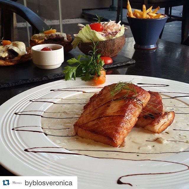 I love Lebanese food and I think we can all agree on that but when i get a chance to have Salmon ... (Byblos Veronica)