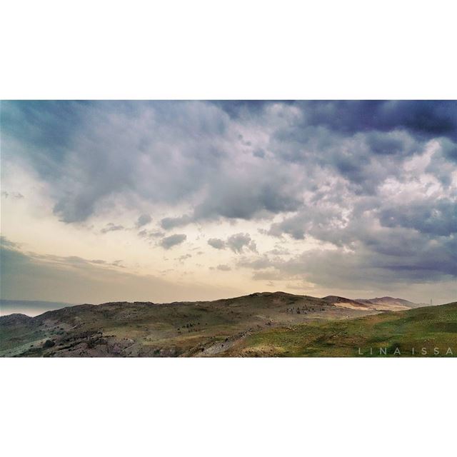 I'm in silent now and all what I hear is music... music from the... (Dahr El Baïdar, Mont-Liban, Lebanon)