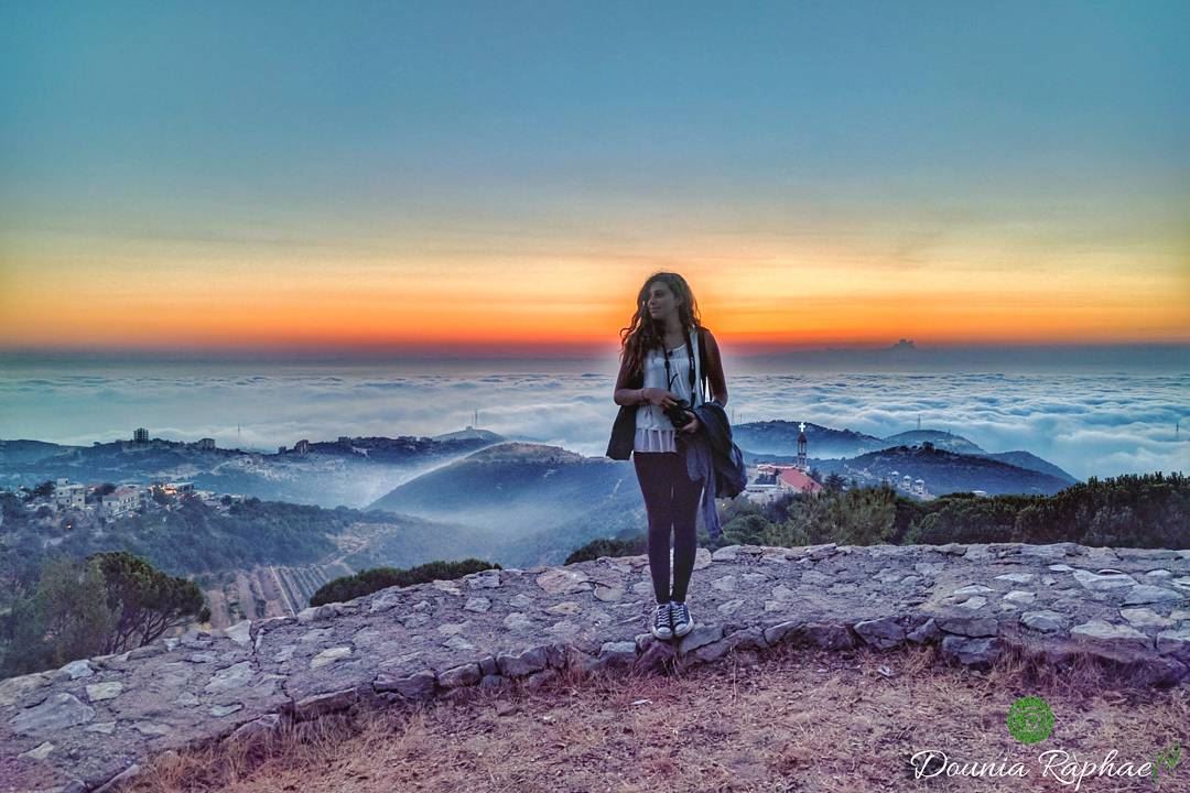 I never met a sunset I didn't like 🍃..Credit to @dianamaksoud ..... (Annâya, Mont-Liban, Lebanon)