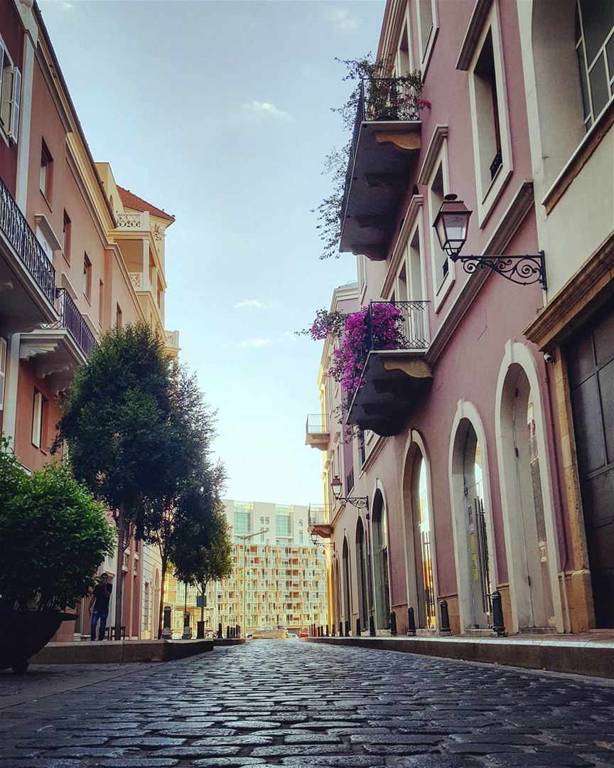 I Run because Life is short & beautiful..🌸🌺🌸🌺🌸🌺🌸.. yolo beirut... (Downtown Beirut)