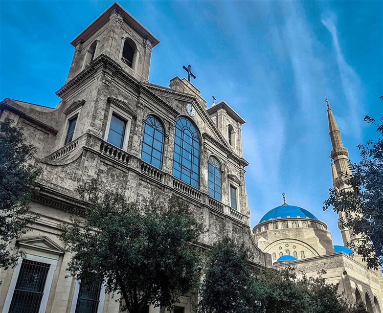 I was able to take a beautiful shot of 2 side-by-side landmarks in... (Downtown Beirut)