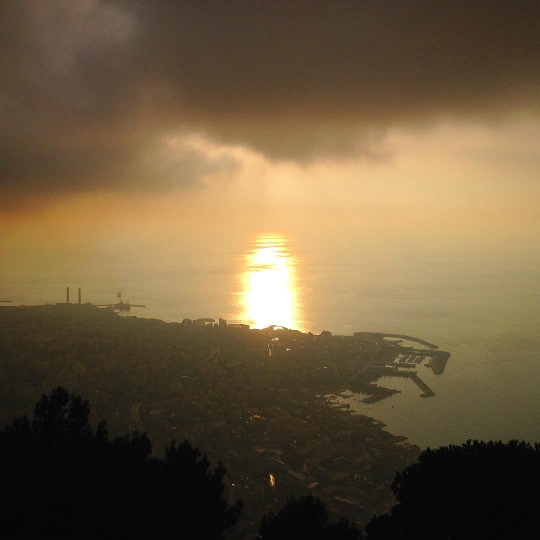 I wish Mondays started with sunsets. beirut  lebanon  livelovebeirut ... (Harîssa, Mont-Liban, Lebanon)
