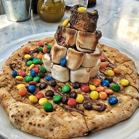 I wouldn't mind having this for breakfast 🍕🍫 BreakfasfPizza  (PZZA.CO)