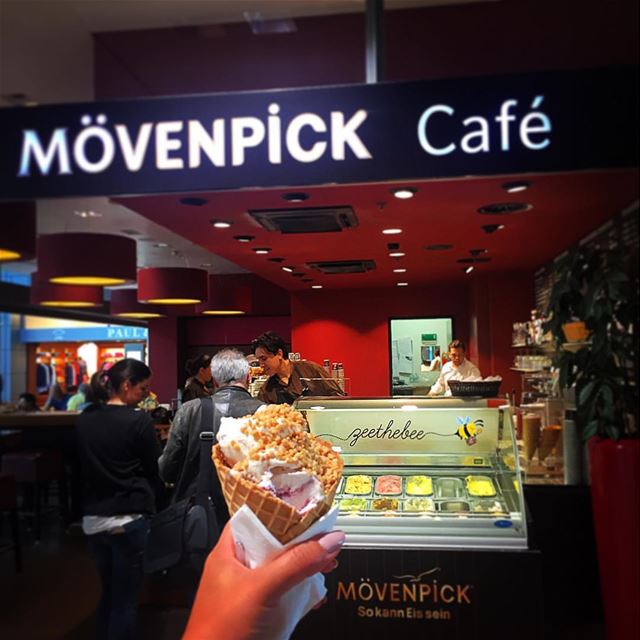 Ice cream stop 🍦🛫...... icecream  icecreamlover  icecreamlove ... (Hamburg Airport)