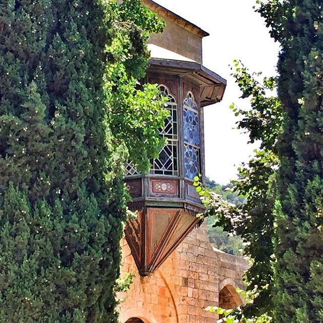 If a window of opportunity appears, don't pull down the shade 😎 ... (Beiteddine Palace)