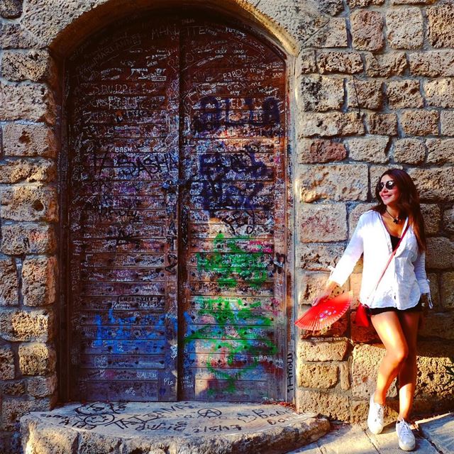 If opportunity doesn't knock, build a door..  whatworksformaya  thoughts ... (Byblos)