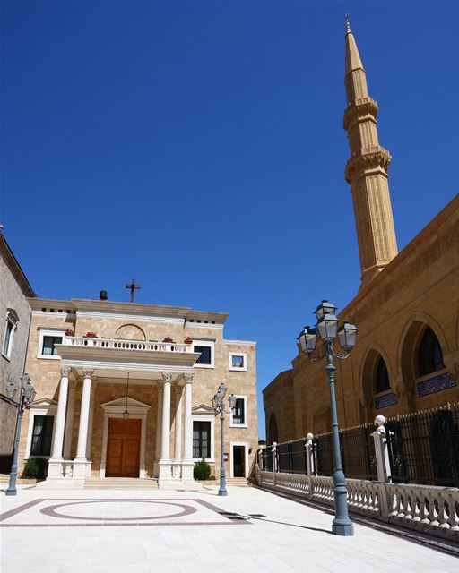 Igreja e Mesquita lado a lado em mais uma imagem que torna o Líbano um... (Downtown Beirut)