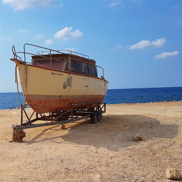 Il était un petit navire Qui n’avait ja-ja-jamais navigué Ohé ! Ohé ⛴⚓ ... (Amchit)