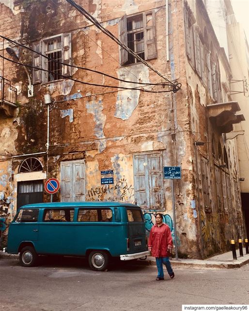 🚎  imjustpassing  urban  life  city  beirut  architecture  bus  vwbus ... (Gemmayzeh Gouraud Street)