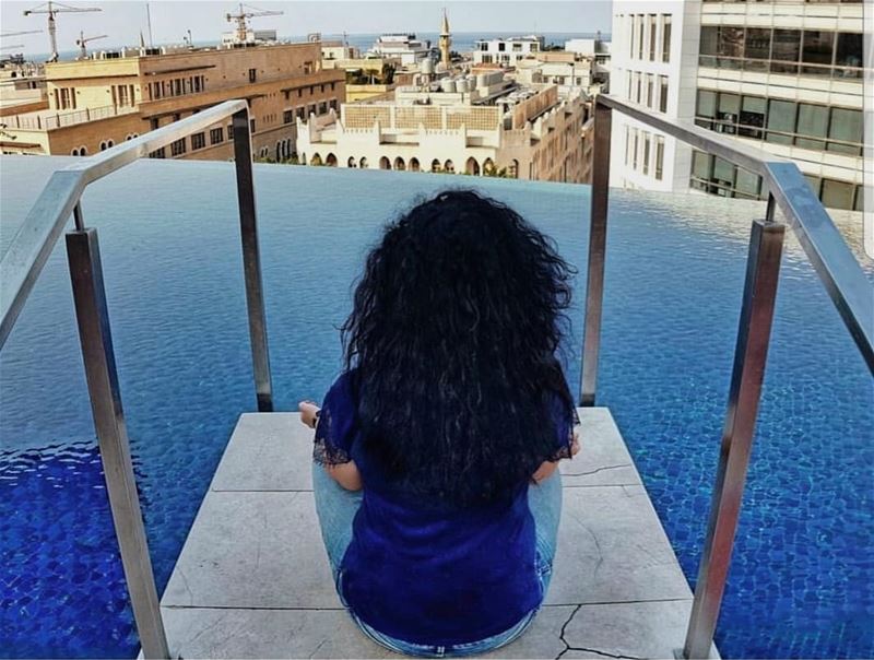 In blues... 💙 Если бы Золушка была ливанкой, то сказка обрела бы иной сцен (Le Gray, Beirut)