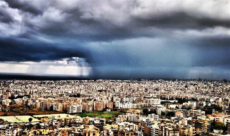 Incoming storm  ig_lebanon  amazinglebanon  insta_lebanon  i_love_lebanon... (Baabda)