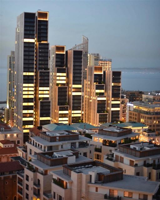 Incrível foto de Beirute tirada pelo @joe.sokhn 🇱🇧 Amazing pic of Beirut... (Beirut, Lebanon)