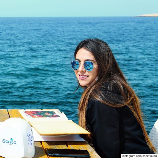 INDULGE in your CHILL DAY @chez.fouad 🌊☀️ For reservations 📞70 830 117 ** (Chez Fouad)