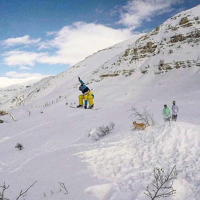 INDY🤘🏼  republicofsnowboarding  rosthehouse  mzaarskiresort  kfardebian ... (Kfardebian)