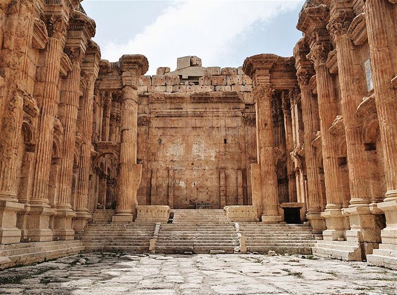 Inside temple of Bacchus.  raelmah ... (Temple of Bacchus)