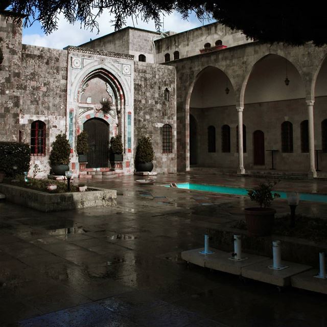 Into the blues🏛💙... lebanon  beitedine  livelovebeiteddine ... (Beiteddine)