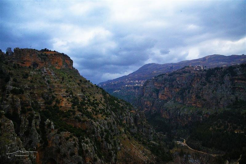 Into the valley 🍃 (Wadi Annoubin)
