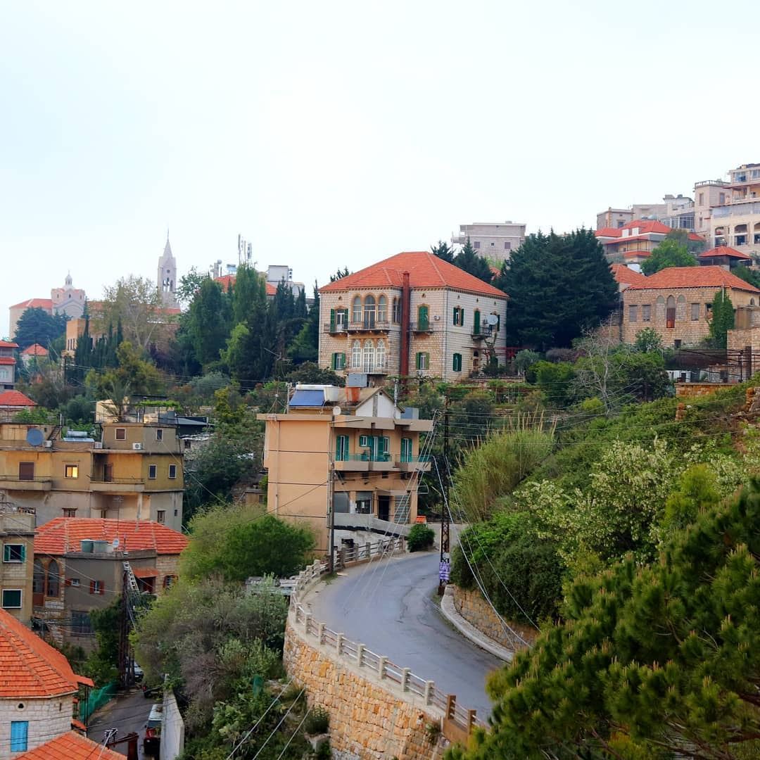 Isn't it beautiful??🏡❤@livelove.beitchabab ... homesweethome ... (Beït Chabâb, Mont-Liban, Lebanon)