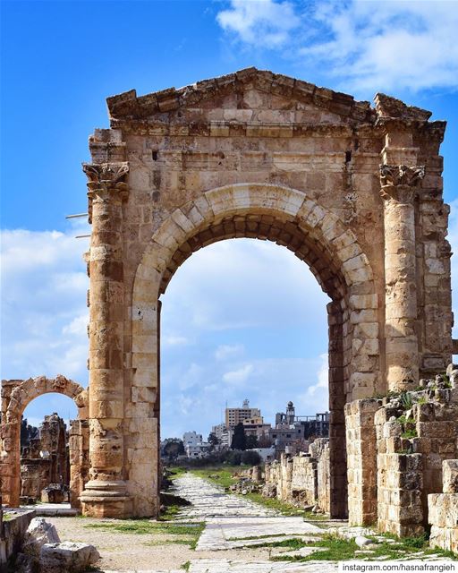 It is not simply a city, it is an awesome museum of art, history &... (مدينة صور - Tyre City)