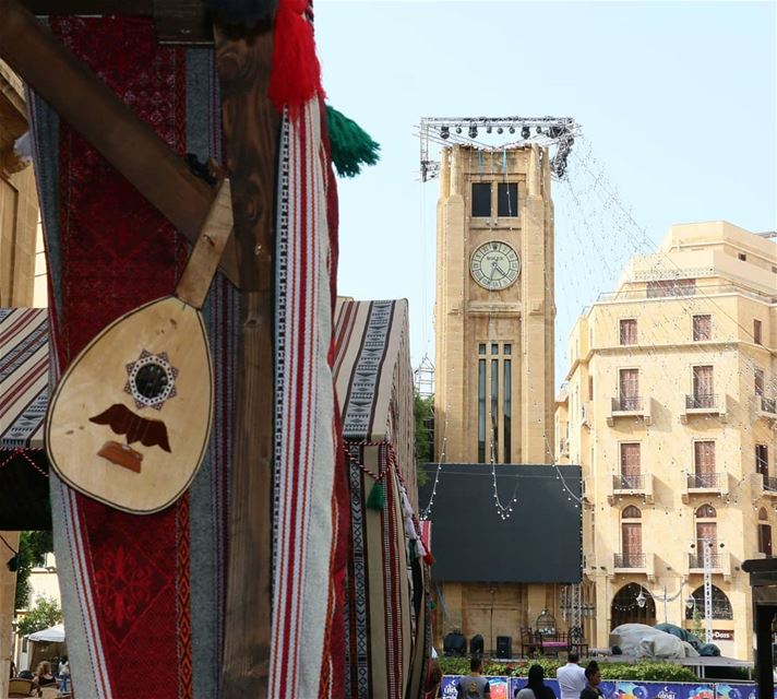 It is time for the Eid... I guess all Lebanese will be playing the Oud and... (Downtown Beirut)