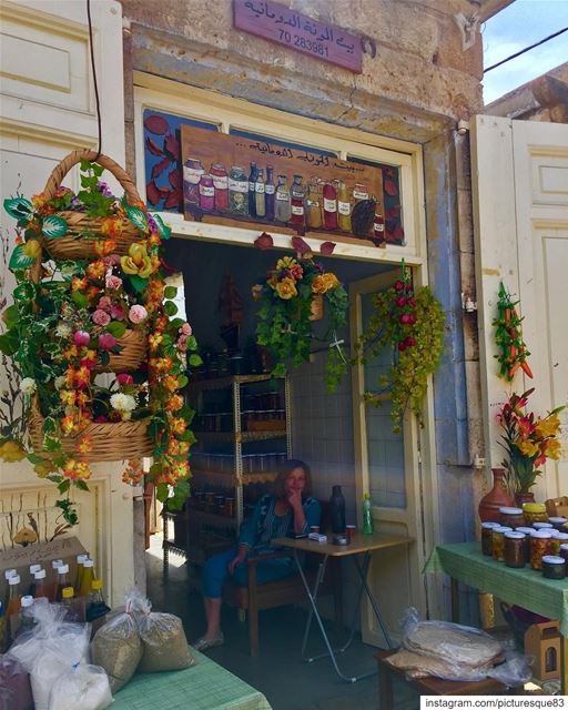 It's a beautiful Sunday morning sunnyday🌞 verycoldoutside lebanon douma... (Douma, Liban-Nord, Lebanon)