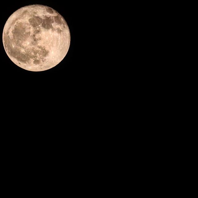 It’s a full moon 🌕 🐺  awou  fullmoon  moon  light  peace  night  sky ...