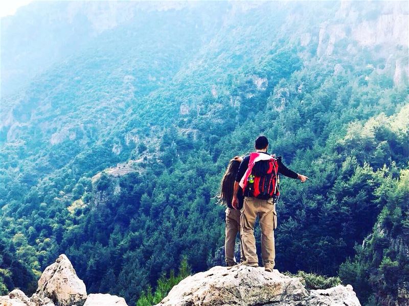 It’s all about looking in the same direction... ...Oh! And for that... (Wadi Qannubin, Liban-Nord, Lebanon)