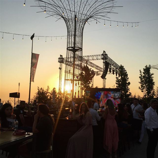 It's almost the weekend and we're chasing the sunset at @beitmisk @summermi