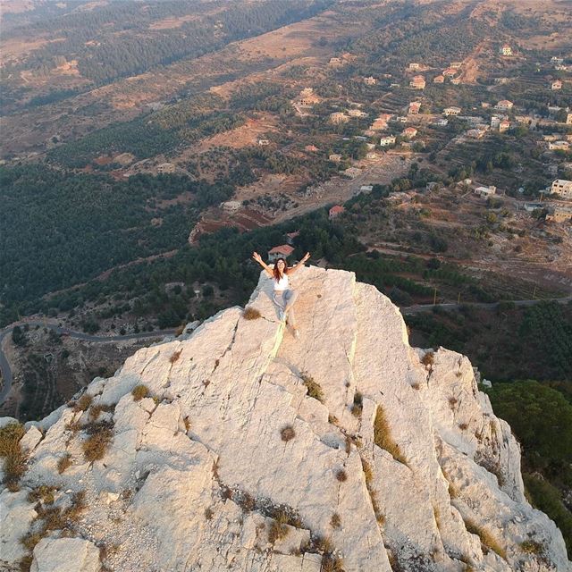 It’s just a hill.. Get over it!  whatworksformaya  roatrip ... (Hardîne, Liban-Nord, Lebanon)
