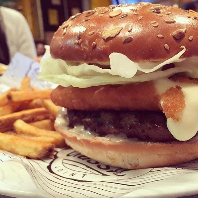 It's just an American tradition to make sure people don't leave hungry. (Classic Burger Joint)