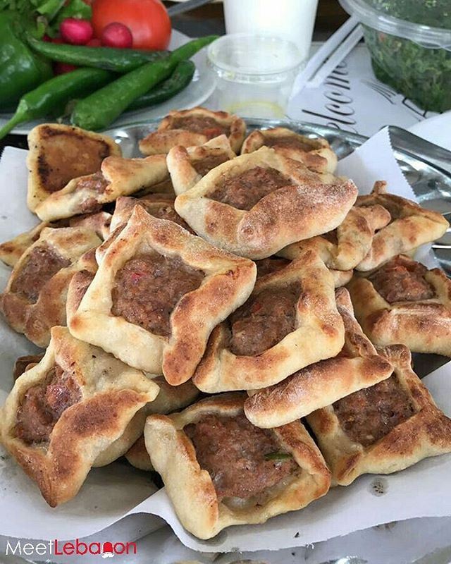 It's Lunch Time!! 😋🍽😋 No one can visit the beautiful city of   baalbeck... (Lakkis Rest House Baalbek)