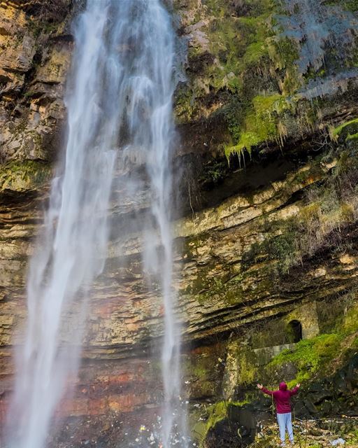 It’s M😍NDAY...Perfect time to reboot your mind and have a fresh start! 🏞❤ (Jezzîne, Al Janub, Lebanon)