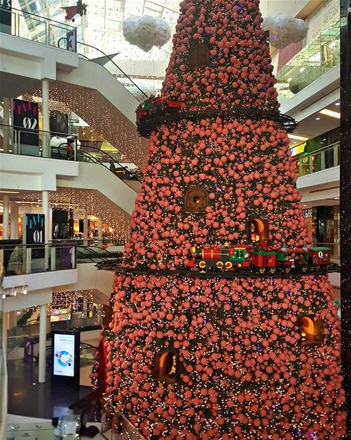 It's never early for Christmas joy🎄🎊.. beirut  mycitybeirut ... (Le Mall Dbayeh)