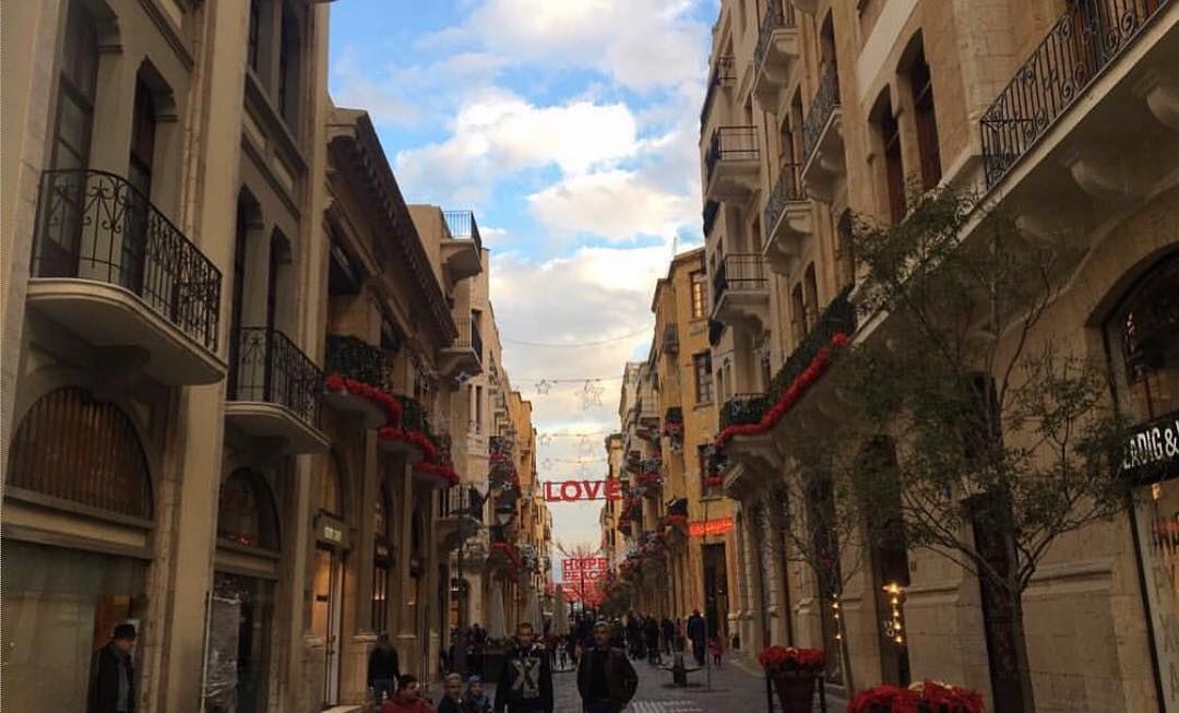 It's the most wonderful time of the year... right here in Beir♥️t! 🎄••• (Beirut Souks)