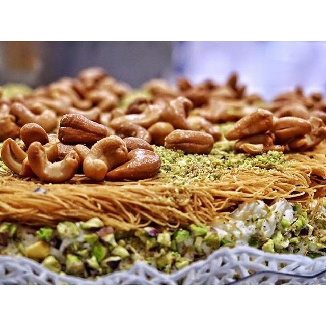 It's time for some oriental sweet after Iftar !!!! (Zahlé, Lebanon)