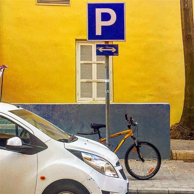 It takes every kind of people🚲🚗What will you park for the weekend?... (Monot, Achrafieh)