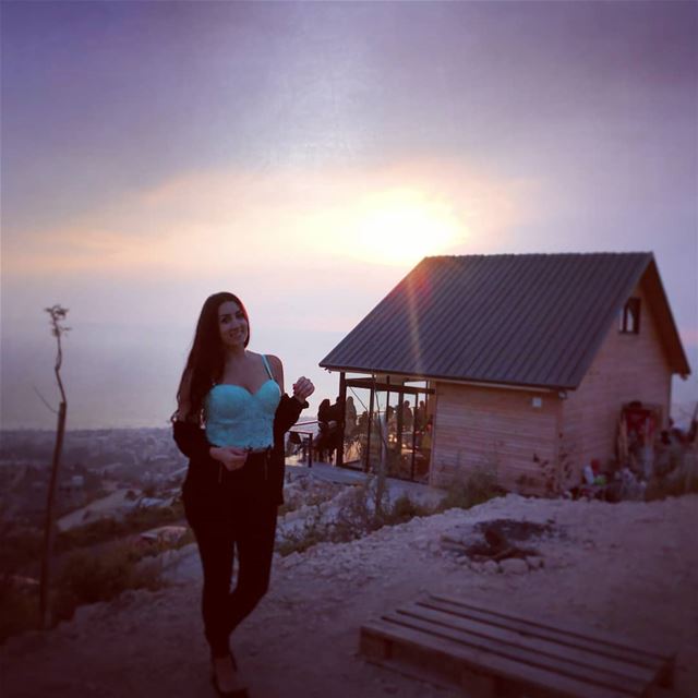 It takes nothing to join the crowd.It takes everything to stand alone🧚‍♀️ (Haven - The cabin)