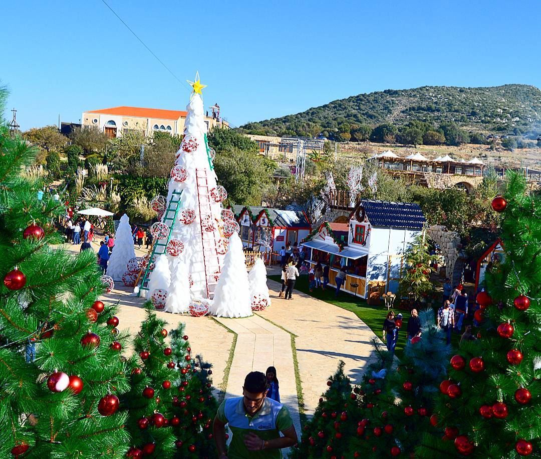 Its christmas in the village😍🌲🇱🇧 christmastime  christmastree ... (Arnaoon Village)