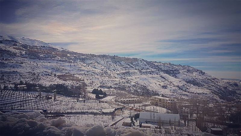 January brings the snow❄️makes our feet and fingers glow✨@farayalovers @li (Faraya, Mont-Liban, Lebanon)