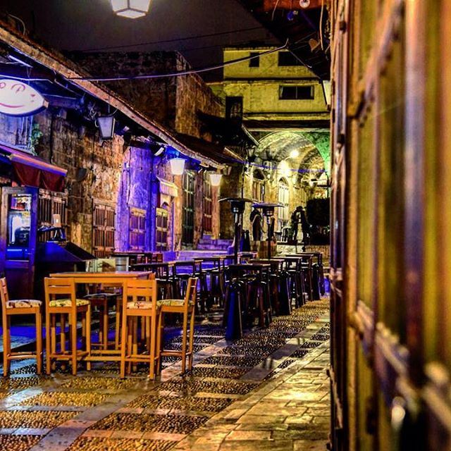 Je t'écris de Byblos, de ce vieux souk...