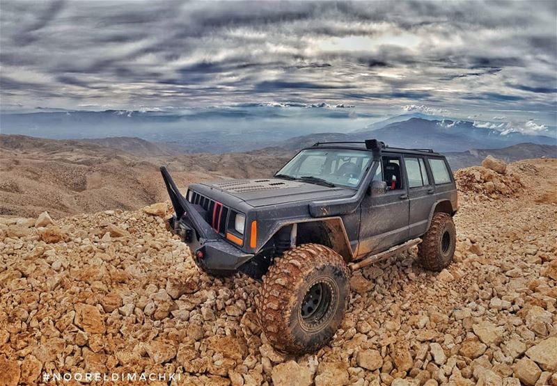  jeep xj sannie lebanon nofilter whatsuplebanon jeepbeef fun 4x4 lebanese...