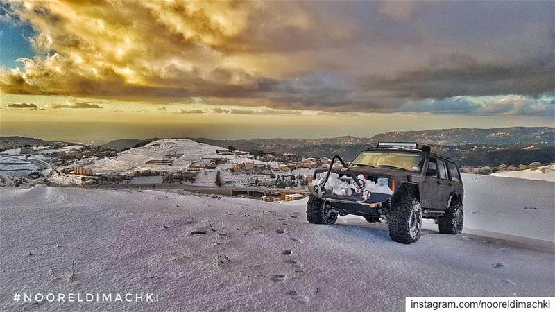 🇱🇧🇱🇧🇱🇧... jeep xj sawfar lebanon nofilter whatsuplebanon...