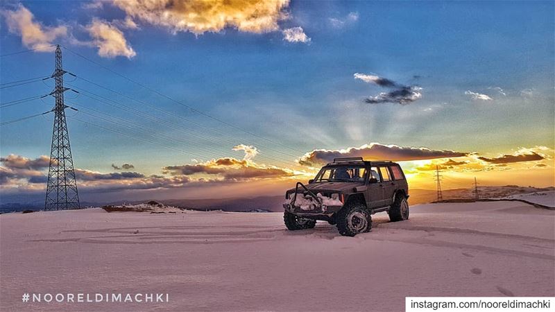 🇱🇧🇱🇧🇱🇧... jeep xj sawfar lebanon nofilter whatsuplebanon...