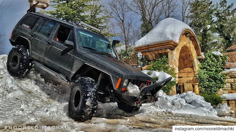 🇱🇧🇱🇧🇱🇧... jeep xj sawfar lebanon nofilter whatsuplebanon...