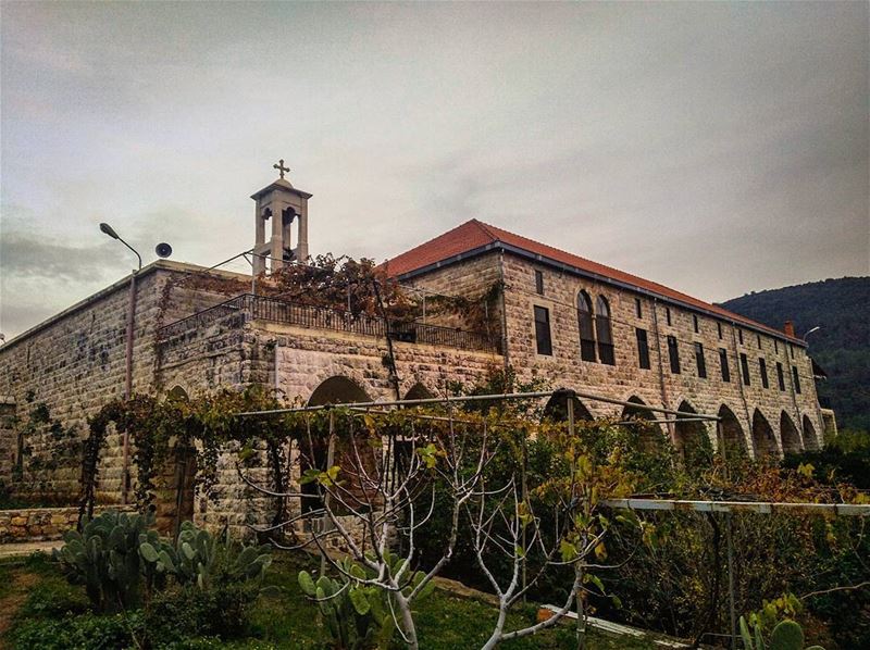  joun  aalman  church  eglise  christians  lebanon  liban  cross ... (Der L Mkhales Joun)