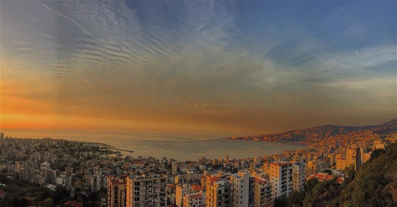 🌅 ... (Joünié)
