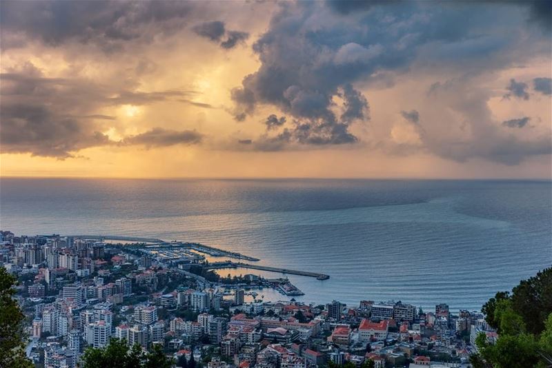 Jounieh view from Harissa----------------------------Canon 5D Mark IVEF... (Jounieh - Harissa)