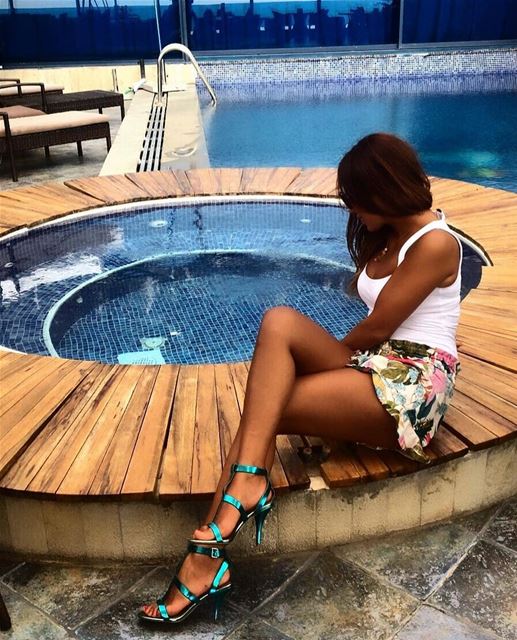 July's off to a good start.@marianne.farah HelloJuly  ByThePool ... (Bay Lodge)